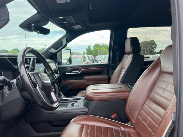 Used 2024 GMC Sierra 3500 Denali Ultimate AWD/4WD image 15