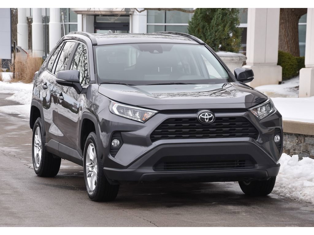 Used 2021 Toyota RAV4 XLE image 2