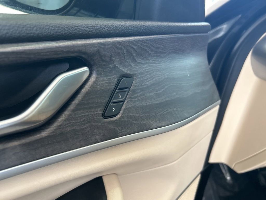 Used 2022 Jeep Grand Cherokee L Limited image 41