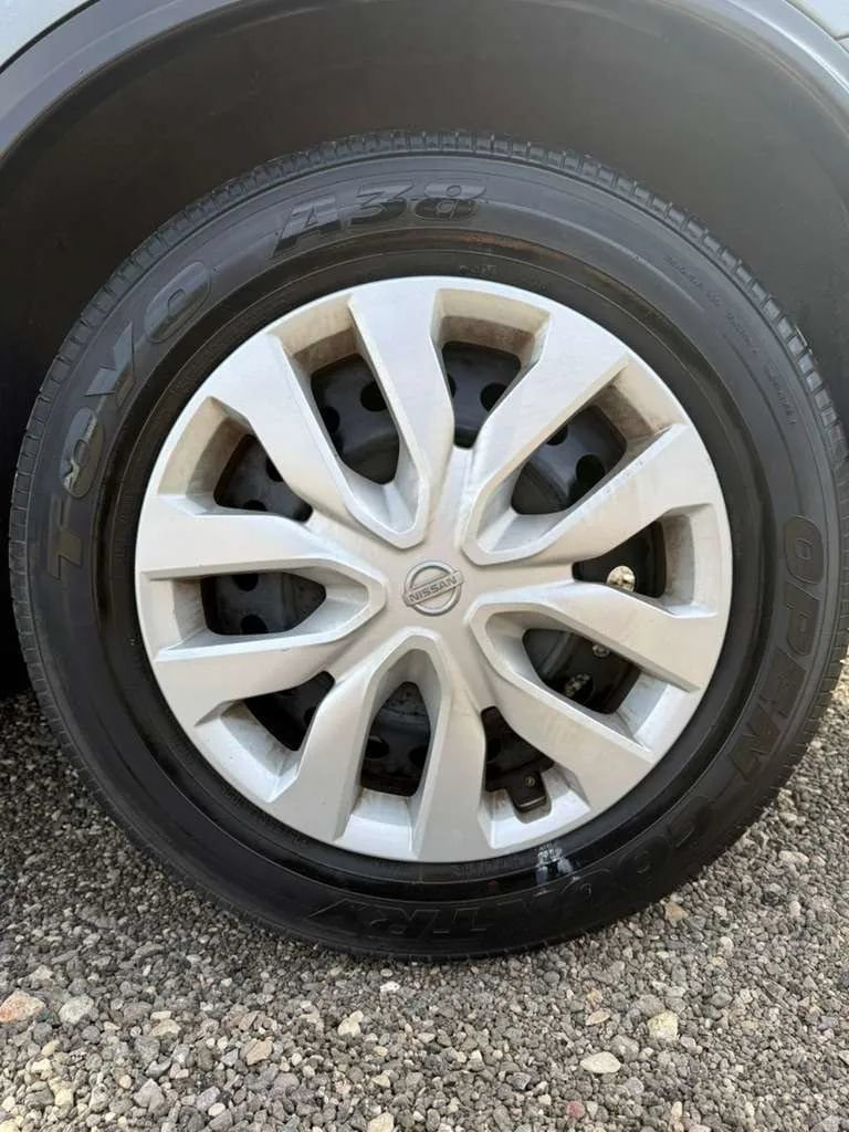 Used 2017 Nissan Rogue S FWD image 11