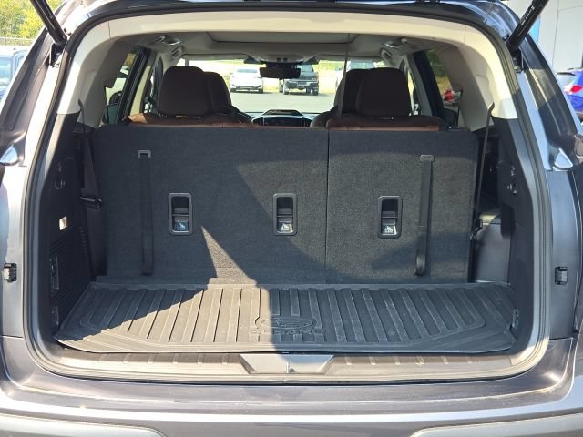 Certified 2025 Subaru Ascent Touring AWD/4WD image 17
