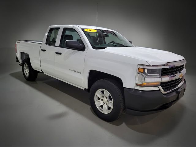 Used 2017 Chevrolet Silverado 1500 W/T w/ Trailering Package image 2