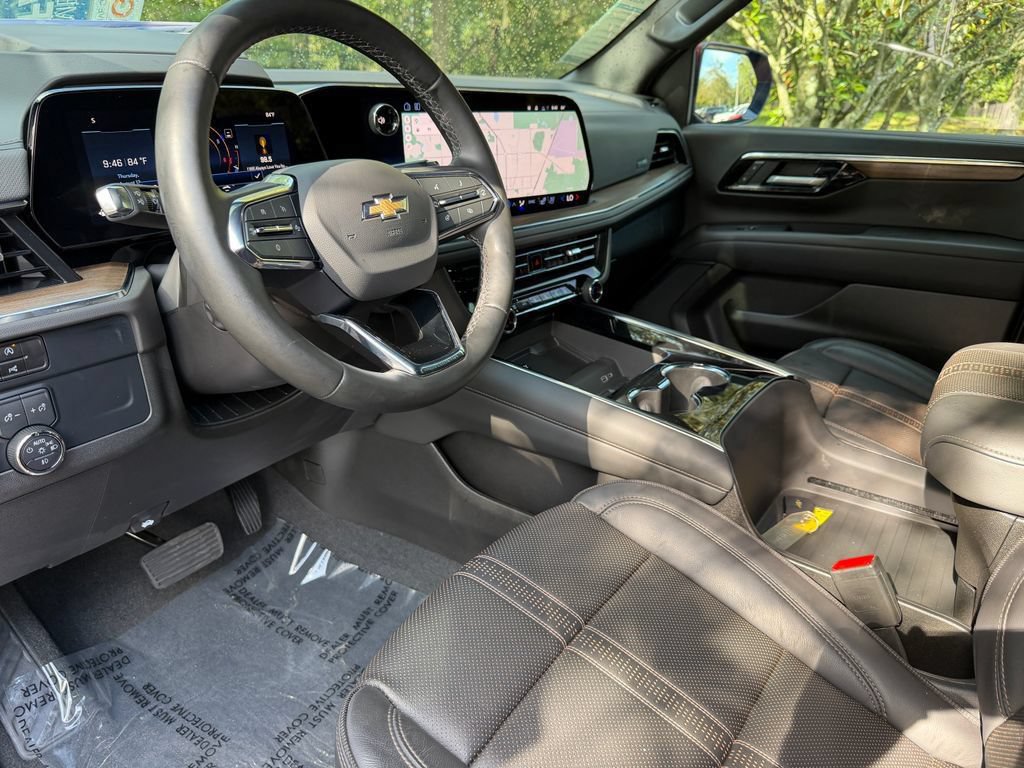 Used 2025 Chevrolet Tahoe High Country RWD image 17