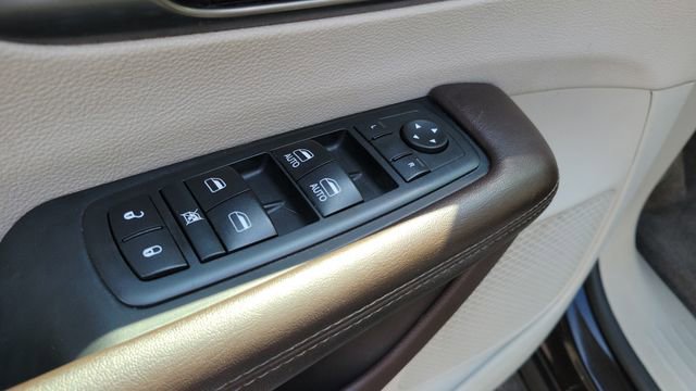 Certified 2018 Chrysler Pacifica Touring-L FWD image 7