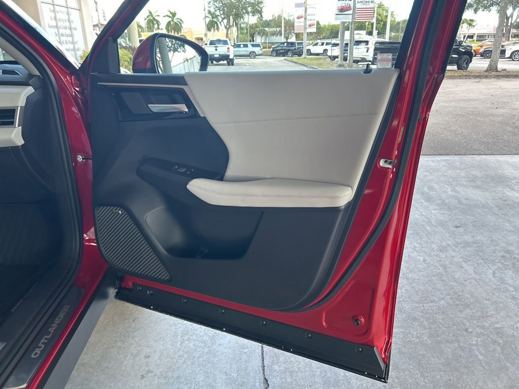 New 2026 Mitsubishi Outlander SE image 25
