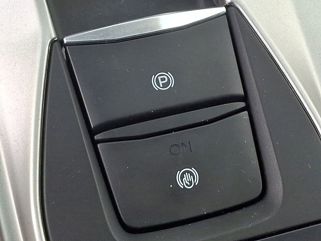 Used 2020 Ford Explorer Platinum w/ Premium Technology Package image 24