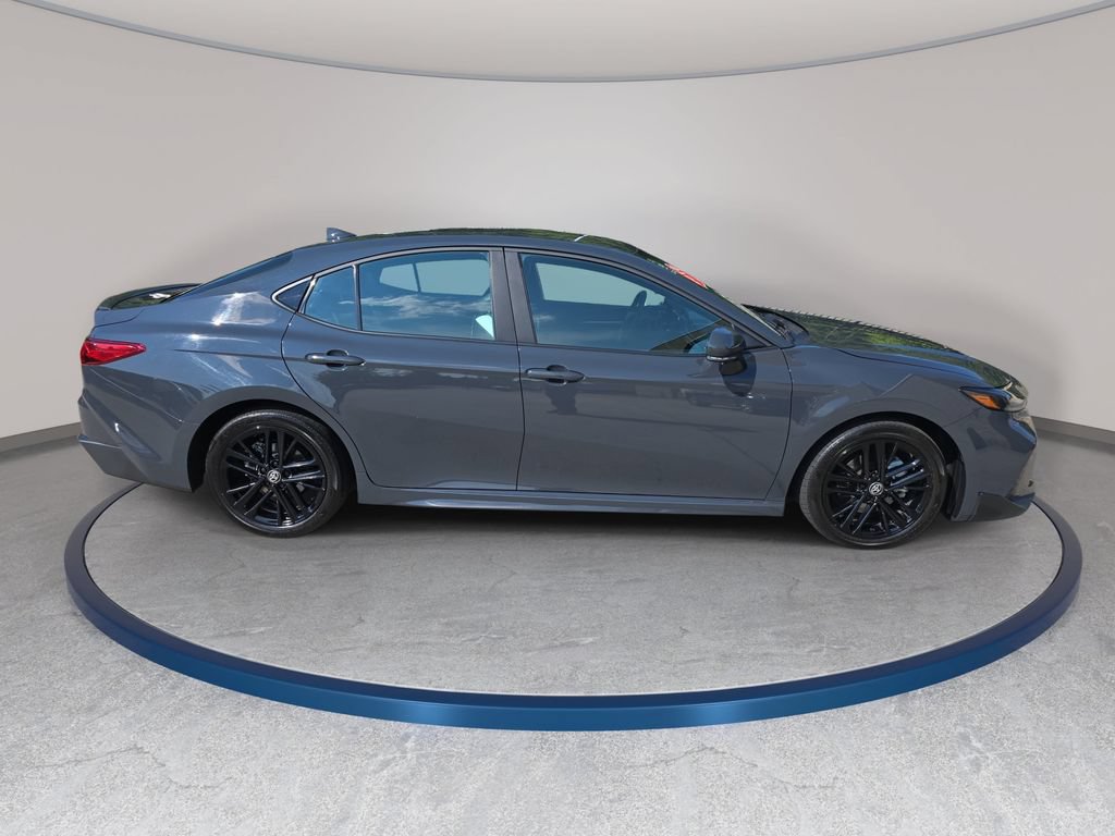 Used 2025 Toyota Camry SE w/ Convenience Package FWD image 4