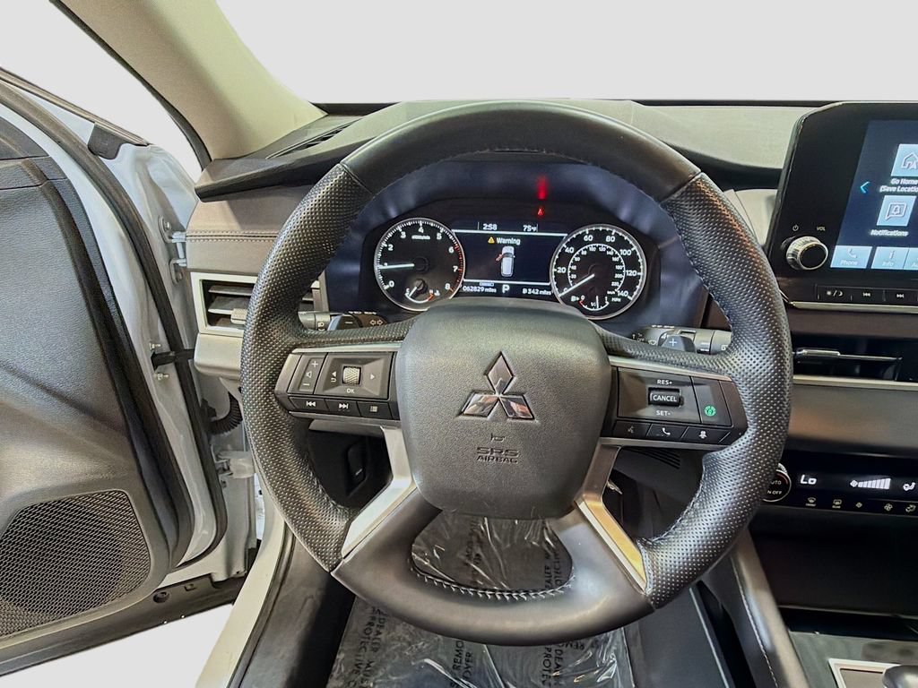 Used 2024 Mitsubishi Outlander SE AWD/4WD image 11