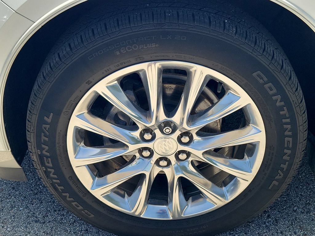 Used 2020 Buick Enclave Essence w/ Sound and Sites Package FWD image 7