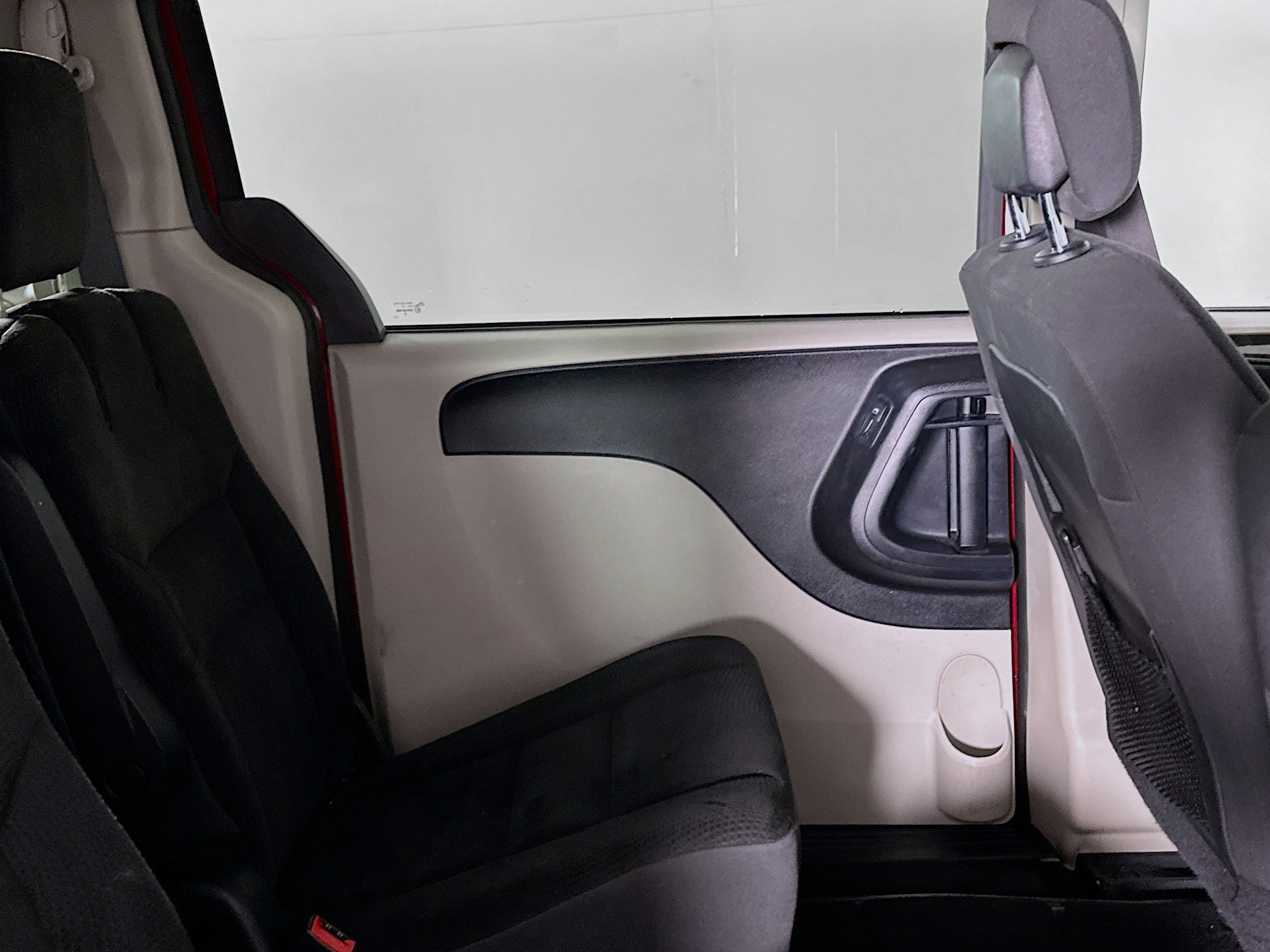 Used 2019 Dodge Grand Caravan SE image 23