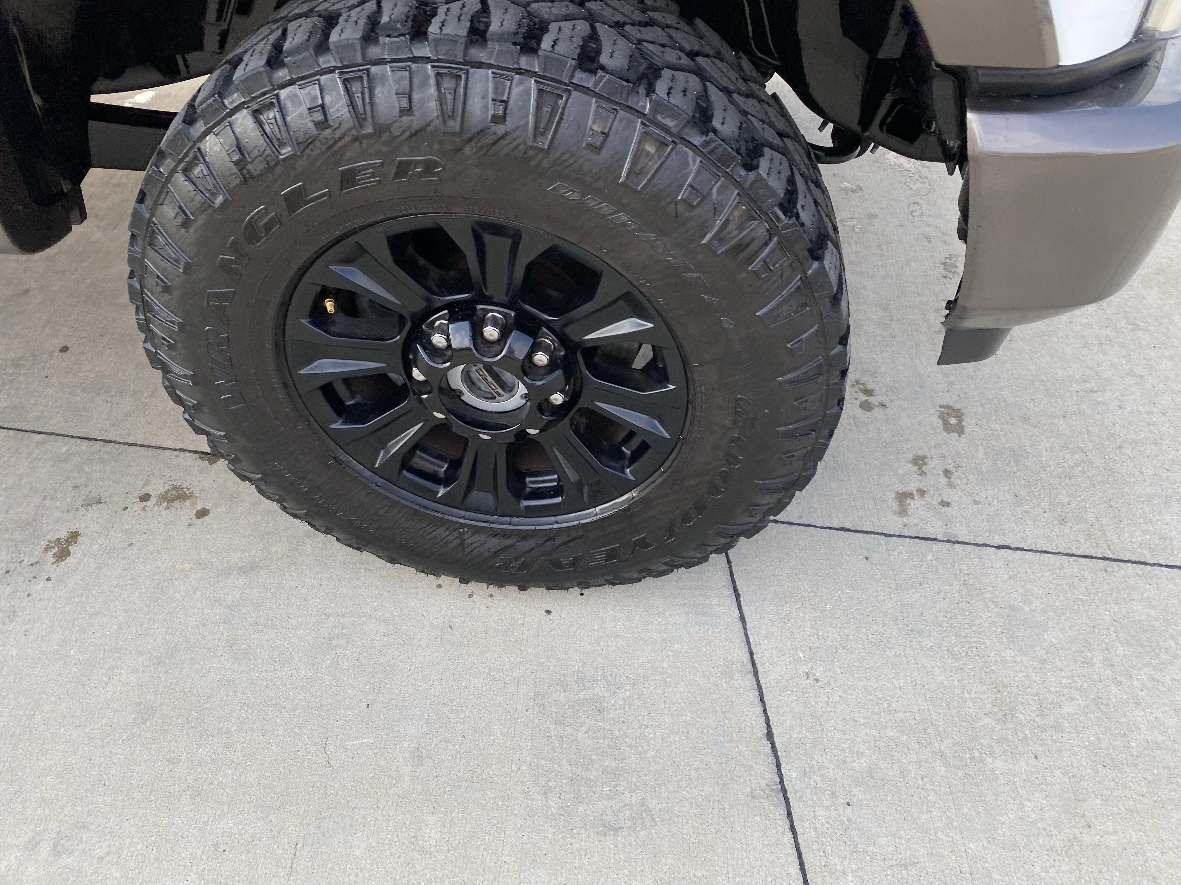 Used 2022 Ford F350 King Ranch w/ Tremor Off-Road Package image 4