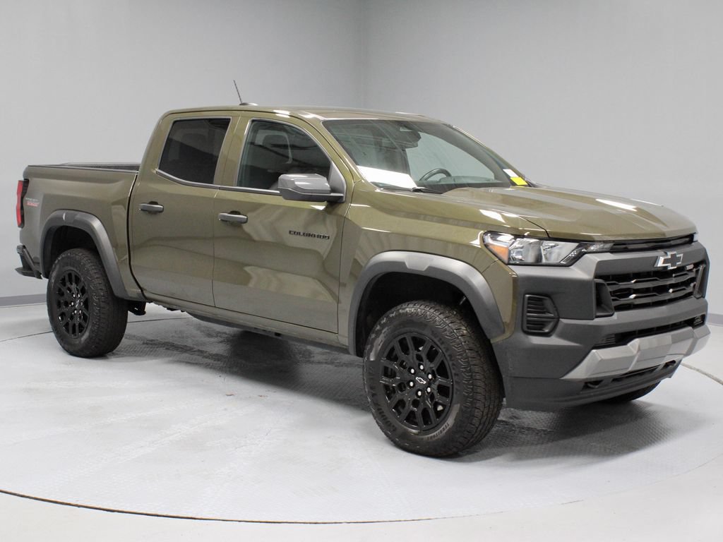 Used 2025 Chevrolet Colorado Trail Boss AWD/4WD image 1