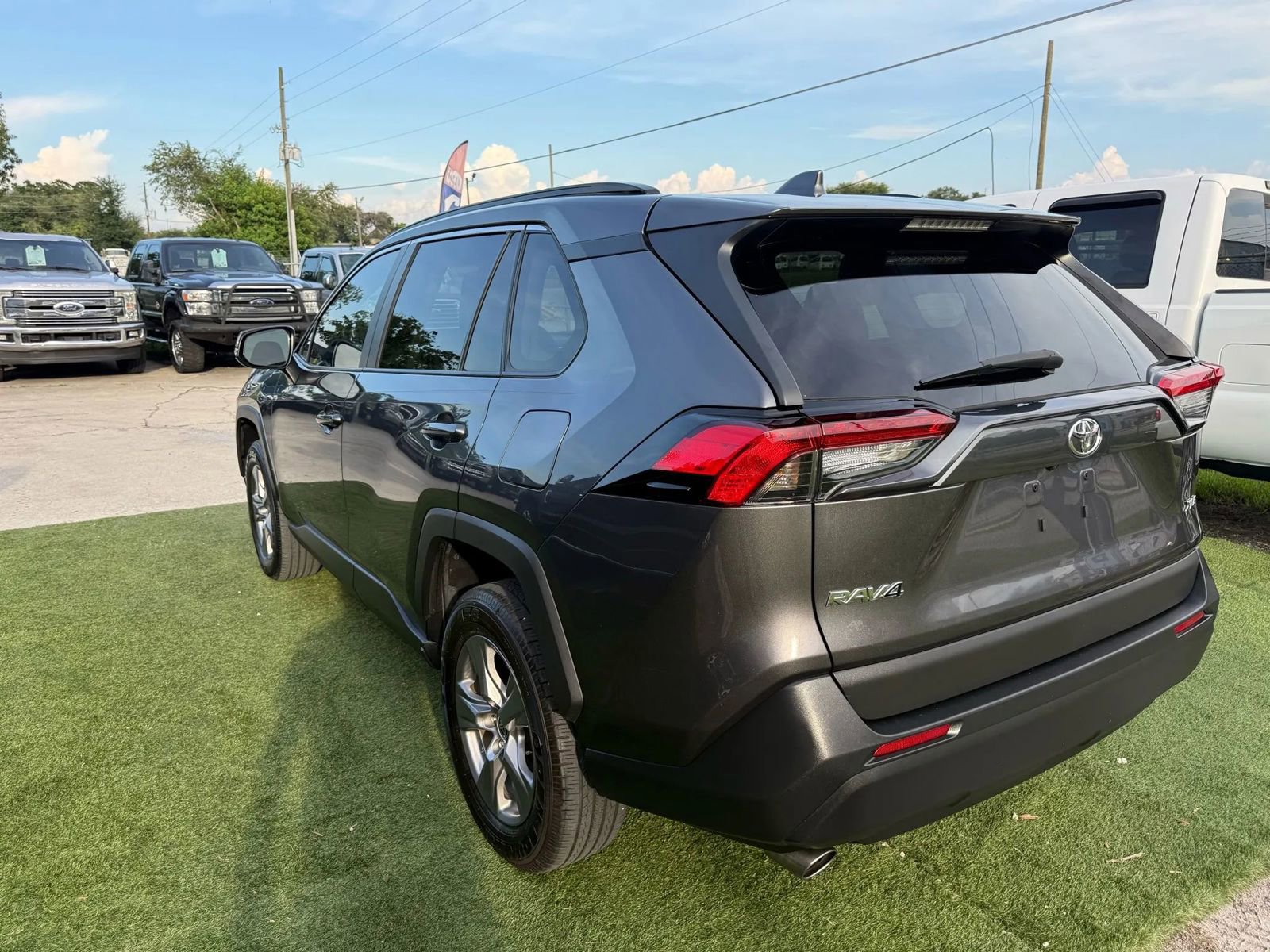 Used 2022 Toyota RAV4 XLE image 4