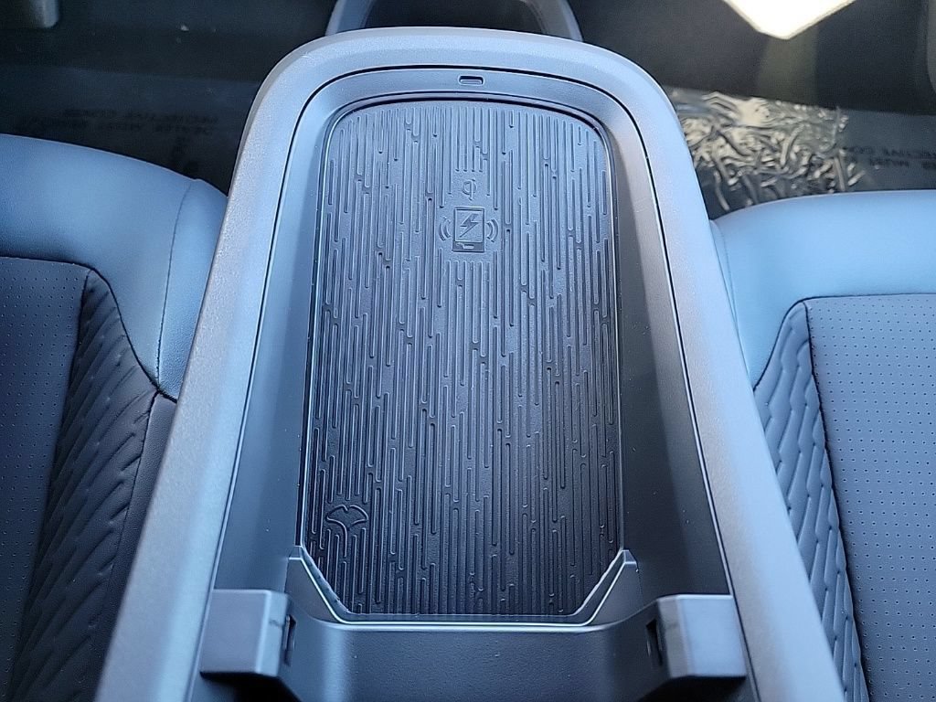 New 2026 Nissan Leaf Platinum+ w/ Floor Mat Package (Platinum+) FWD image 32