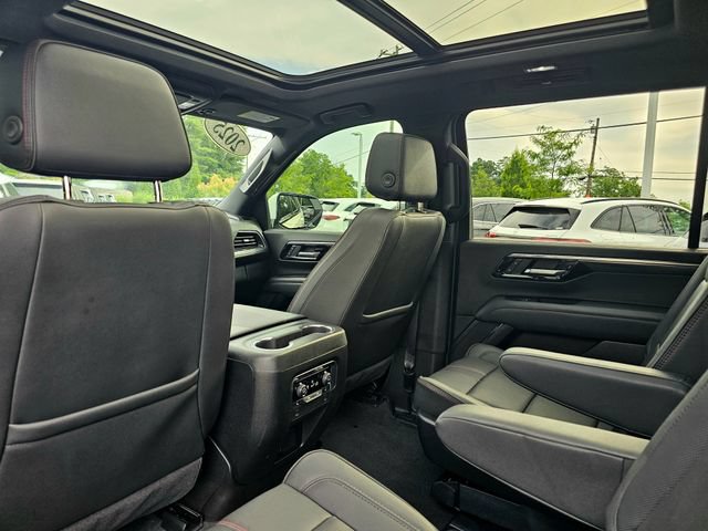 Used 2025 Chevrolet Suburban RST w/ RST Capability Package AWD/4WD image 28