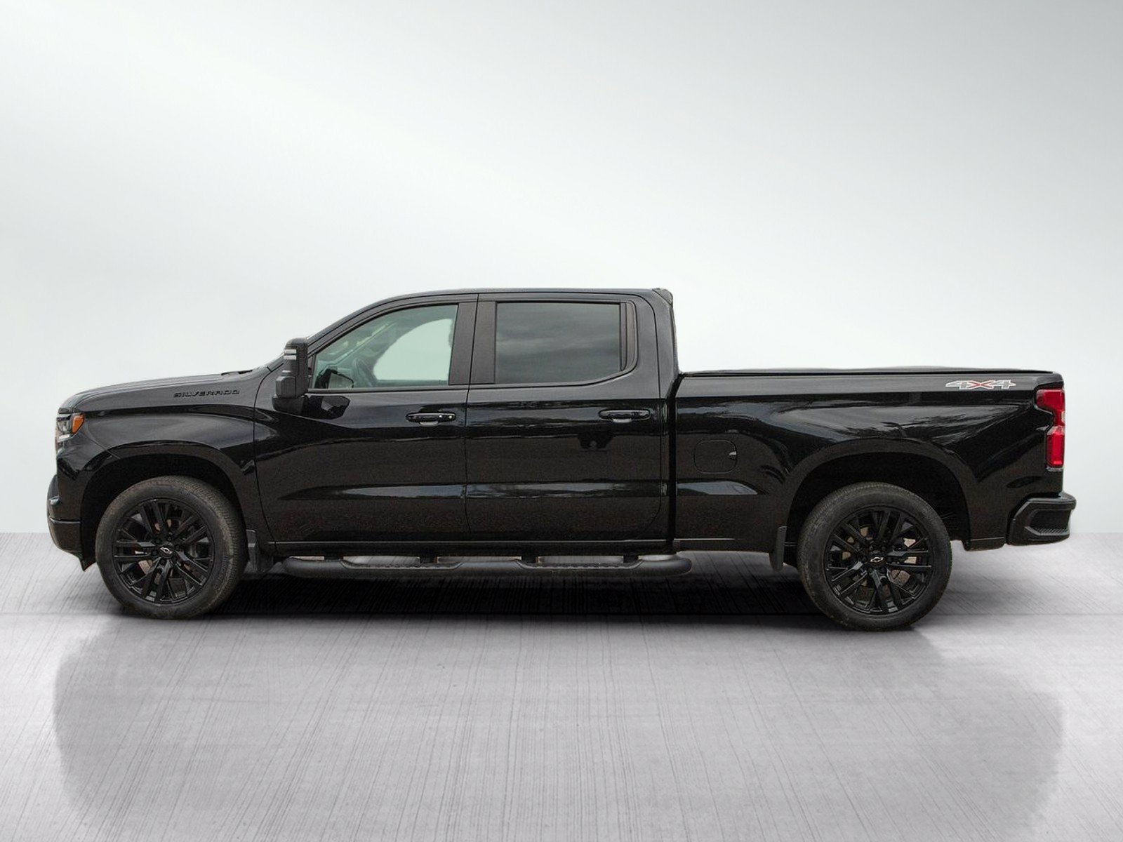 Used 2024 Chevrolet Silverado 1500 RST w/ Rally Edition AWD/4WD image 2