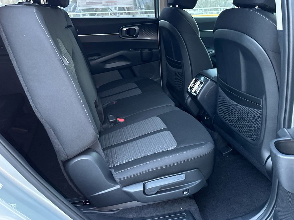 New 2026 Kia Sorento LX image 12