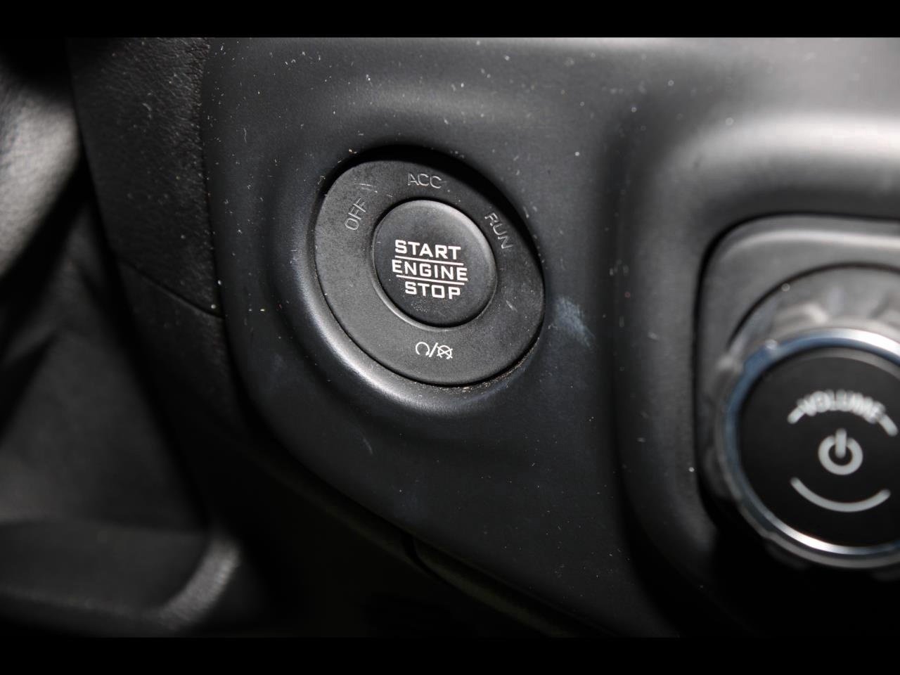 Used 2021 Jeep Gladiator Mojave AWD/4WD image 35