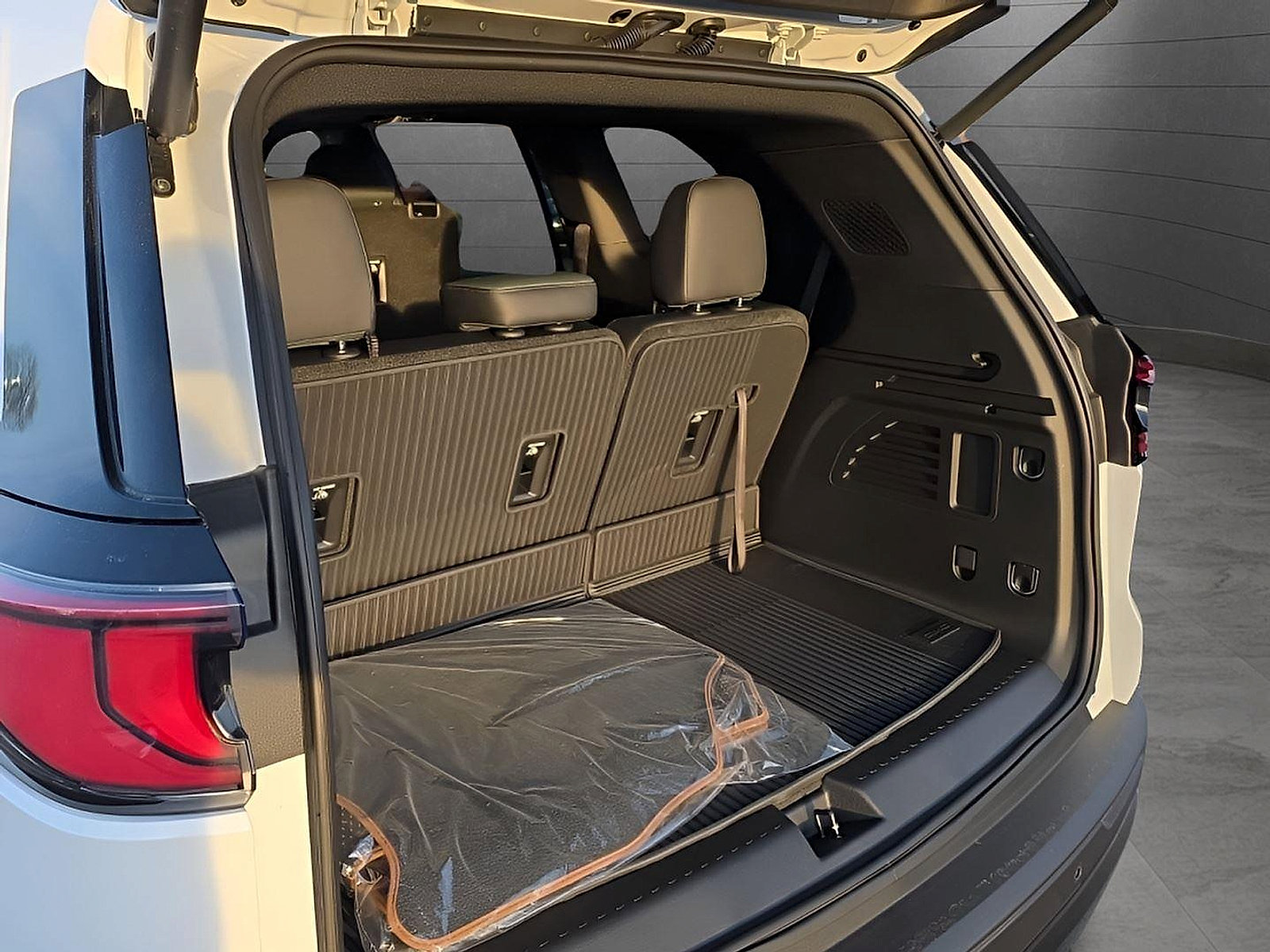 New 2026 GMC Acadia AT4 w/ Super Cruise Package AWD/4WD image 9