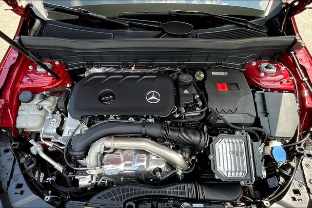 New 2025 Mercedes-Benz GLB 250 4MATIC image 7