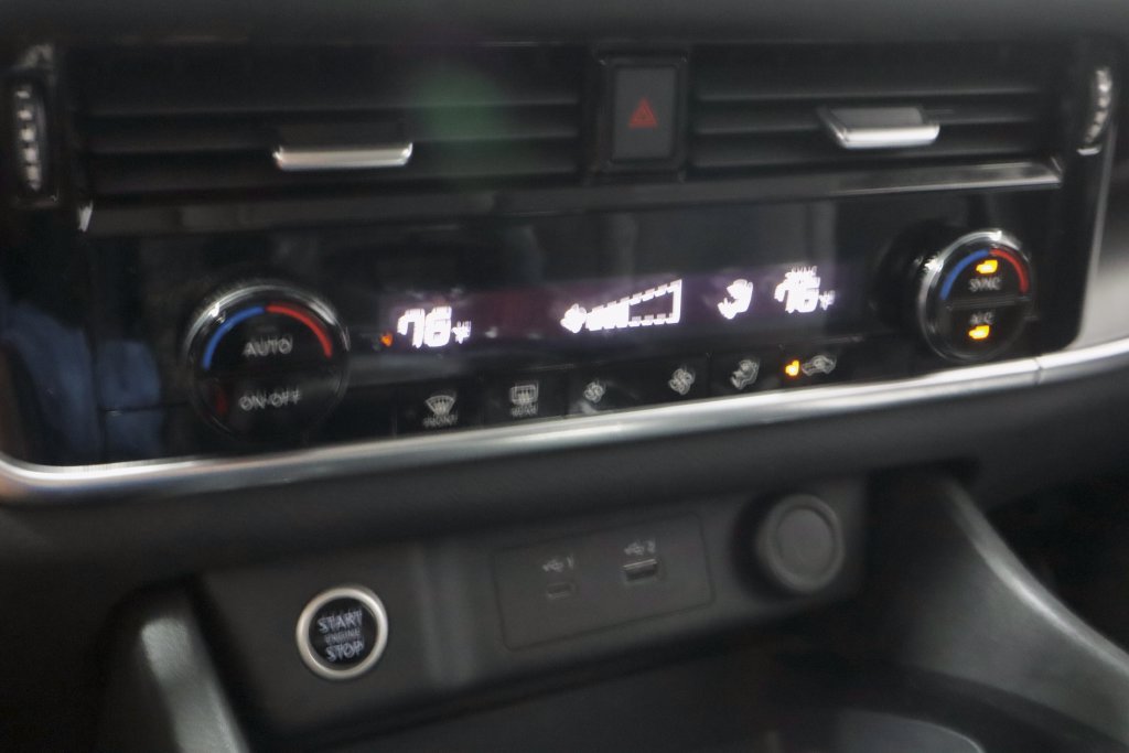 Used 2023 Nissan Rogue SV AWD/4WD image 29