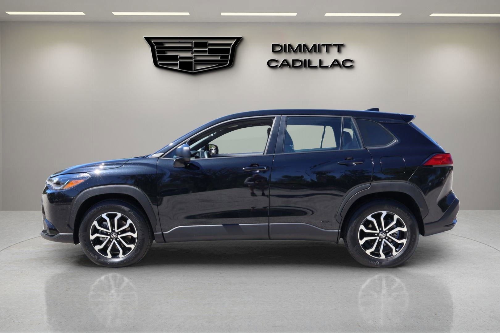 Used 2023 Toyota Corolla Cross S image 2