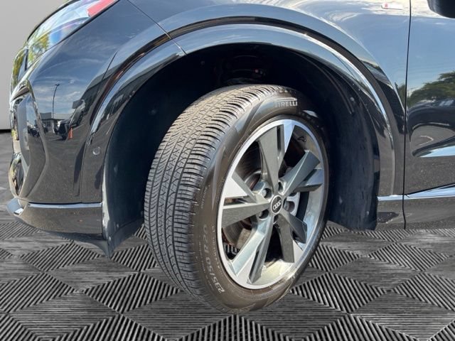 Used 2023 Audi Q4 e-tron Premium Plus AWD/4WD image 29