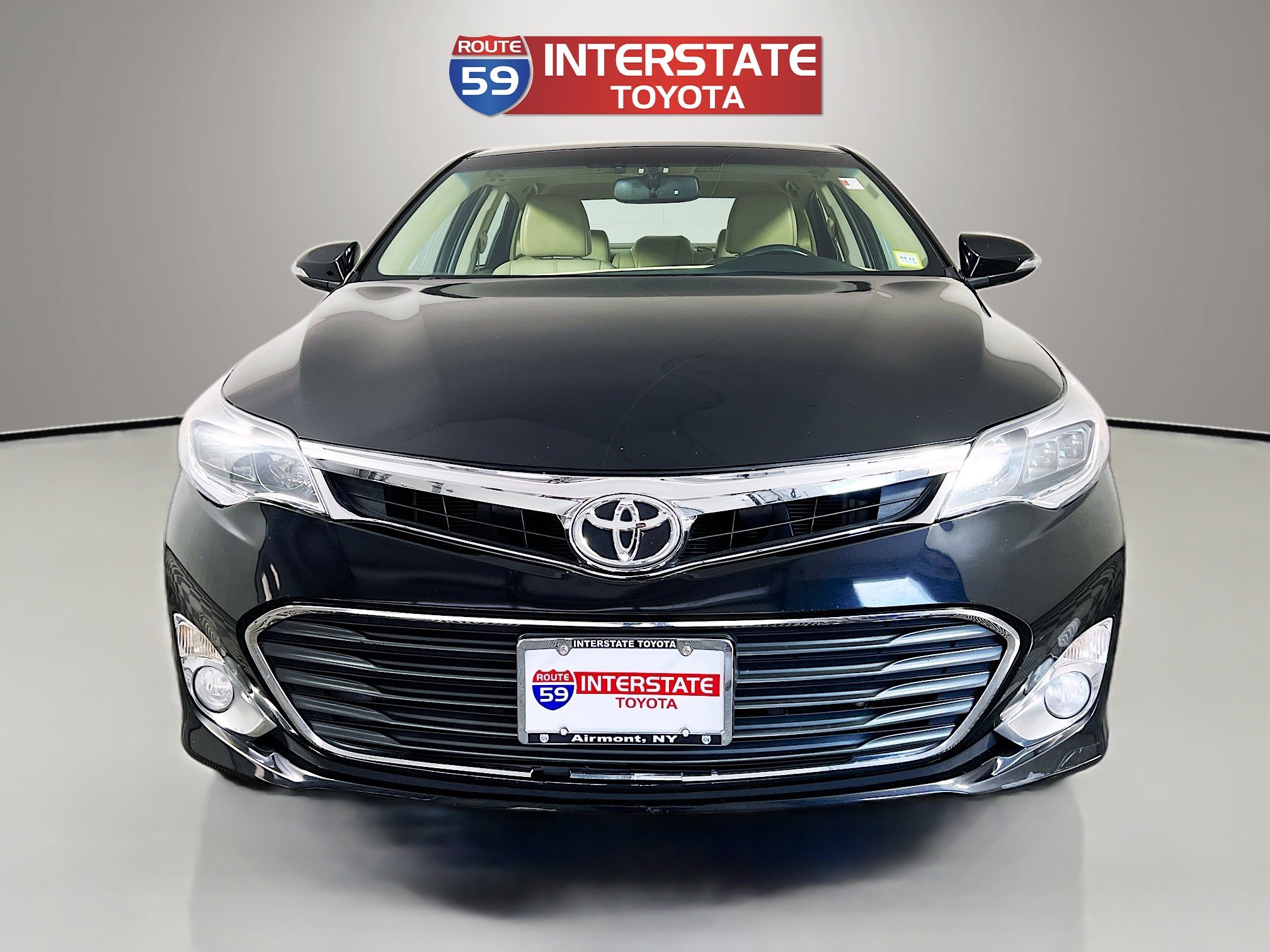 Used 2013 Toyota Avalon Limited FWD image 2