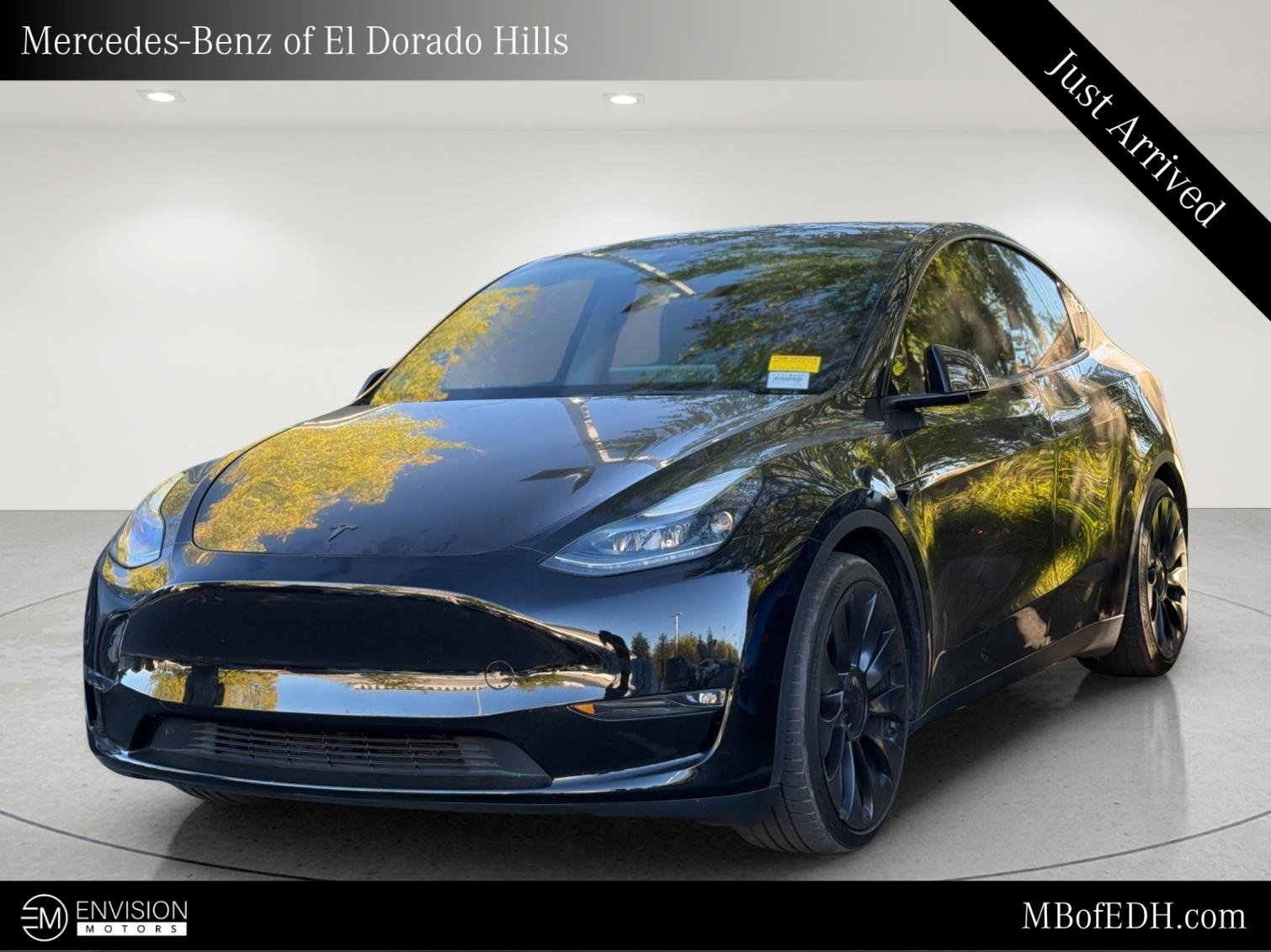 Used 2023 Tesla Model Y Long Range AWD/4WD image 1