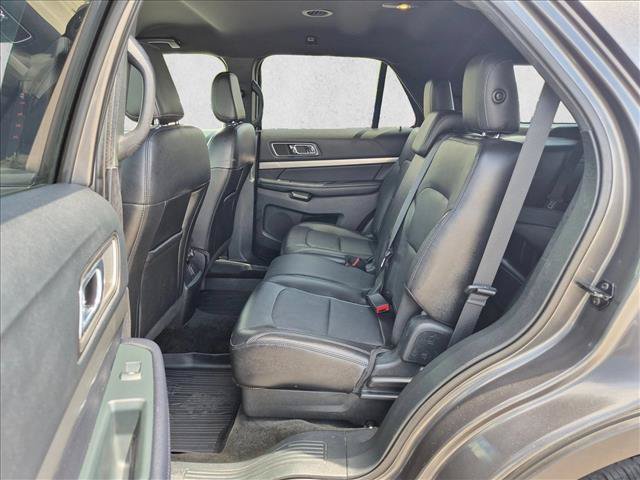 Used 2018 Ford Explorer XLT w/ Equipment Group 202A AWD/4WD image 19