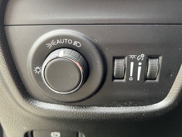 Certified 2024 Jeep Grand Cherokee Altitude AWD/4WD image 20