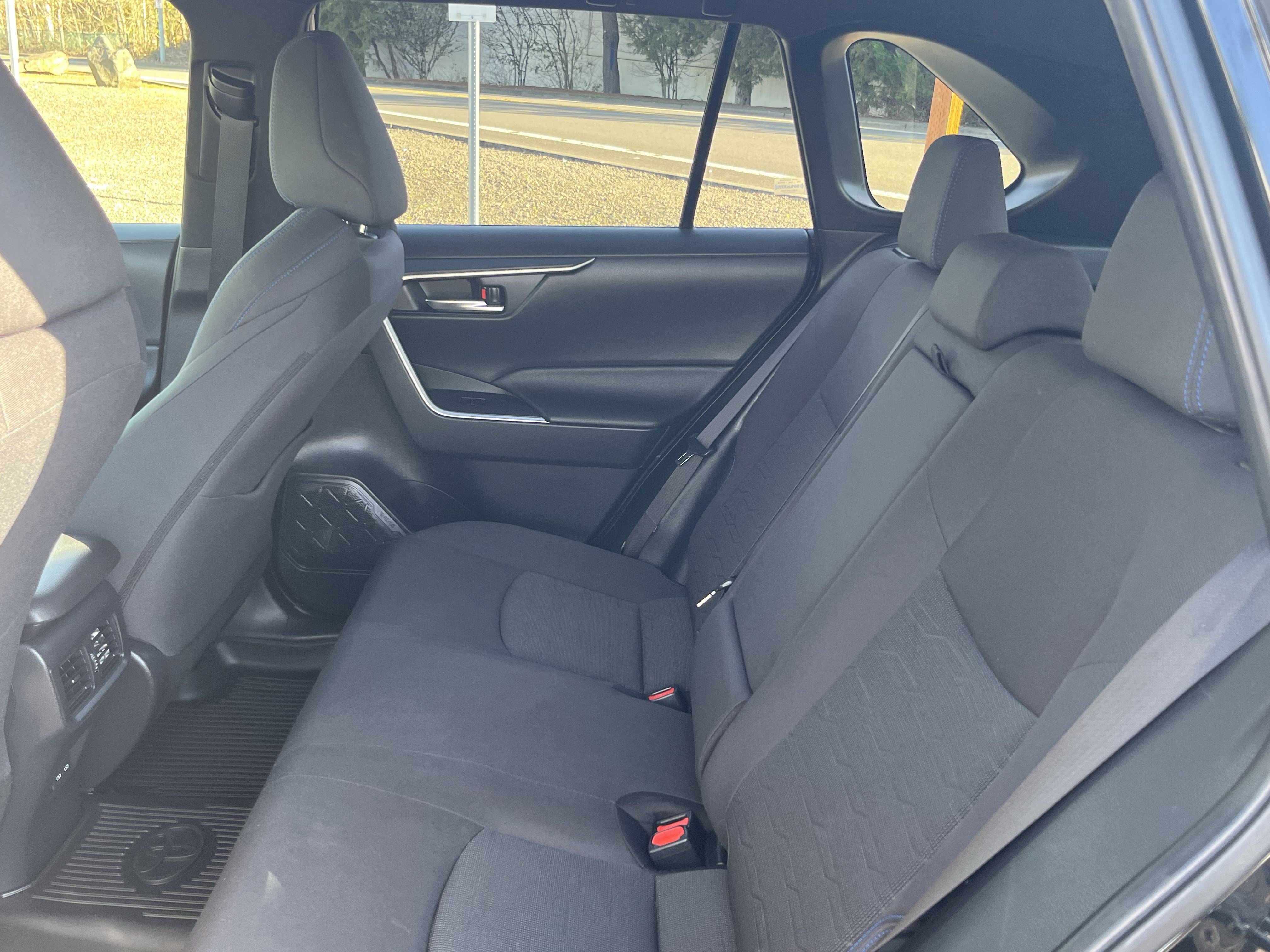 Used 2023 Toyota RAV4 SE w/ SE Grade Weather Package image 15