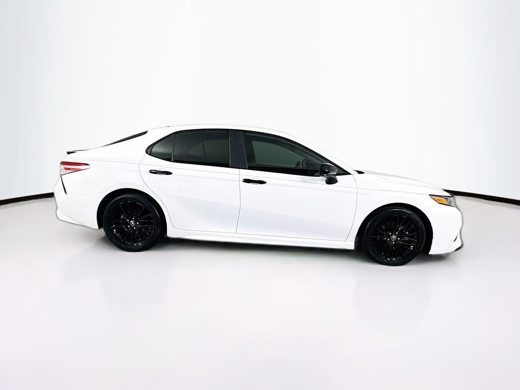 Used 2020 Toyota Camry SE FWD image 11