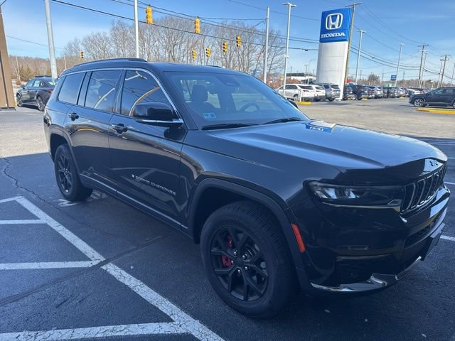 Used 2022 Jeep Grand Cherokee L Limited w/ Luxury Tech Group II AWD/4WD image 1