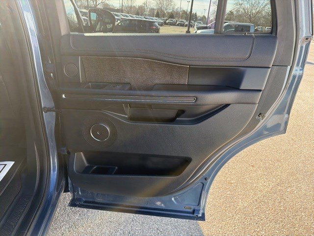 Used 2020 Ford Expedition Limited image 18