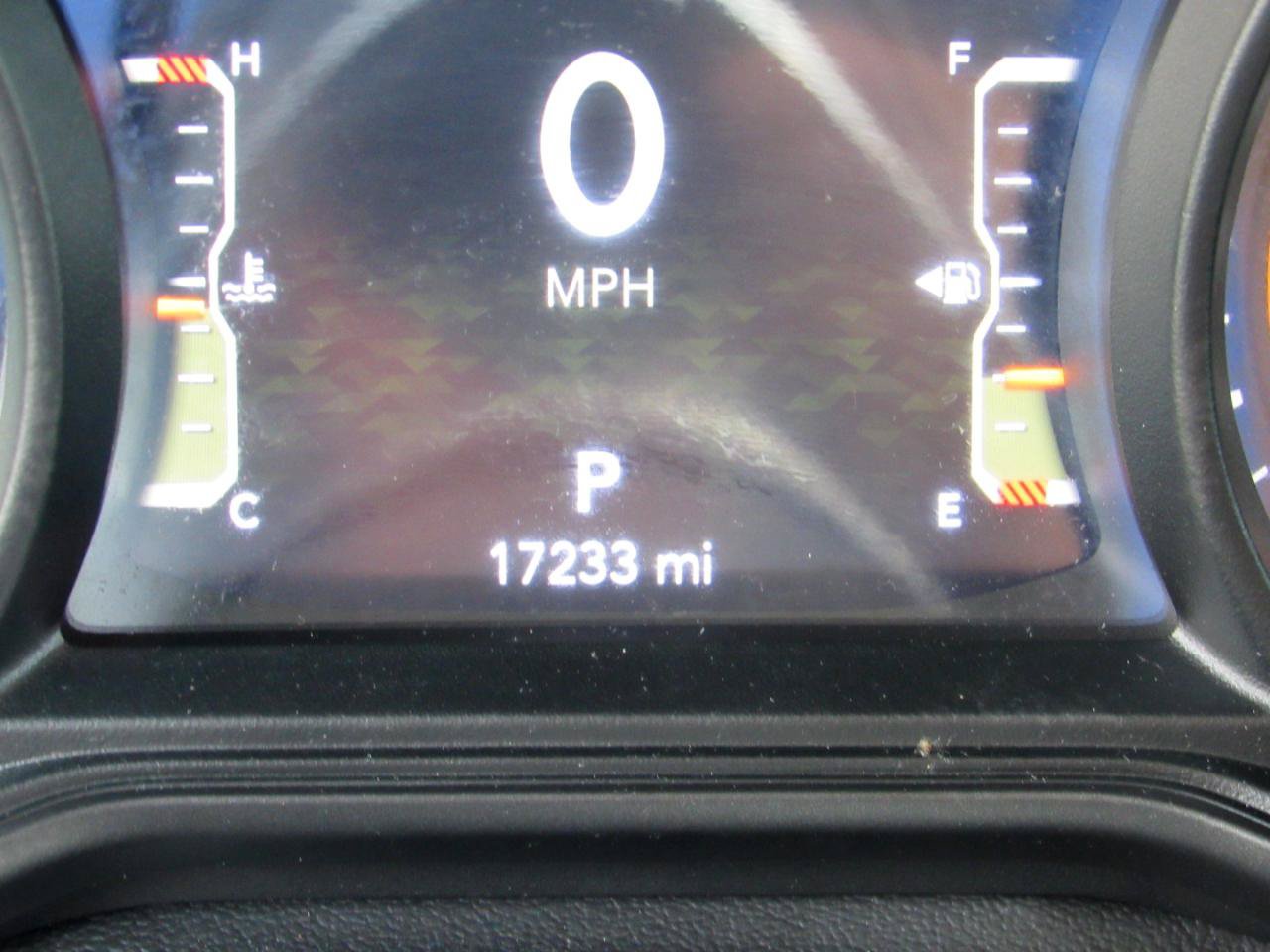 Used 2024 Jeep Wrangler Unlimited Sahara w/ Technology Group AWD/4WD image 6