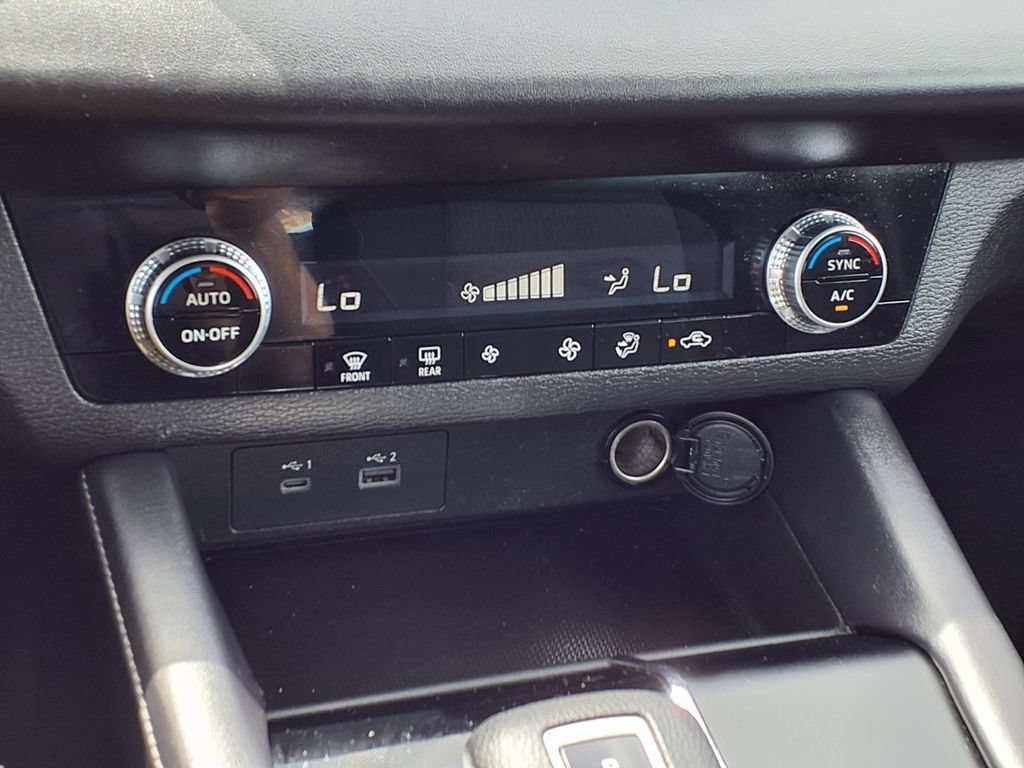 Used 2022 Mitsubishi Outlander ES FWD image 9