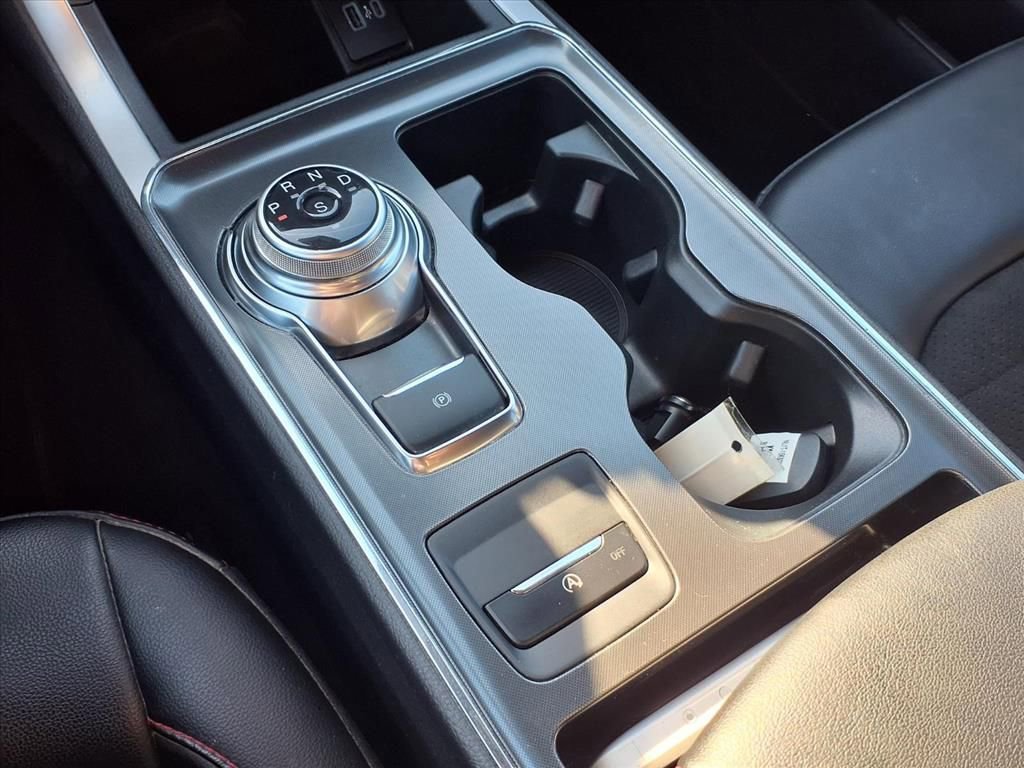 Used 2024 Ford Edge ST-Line w/ Class II Trailer Tow Package image 10