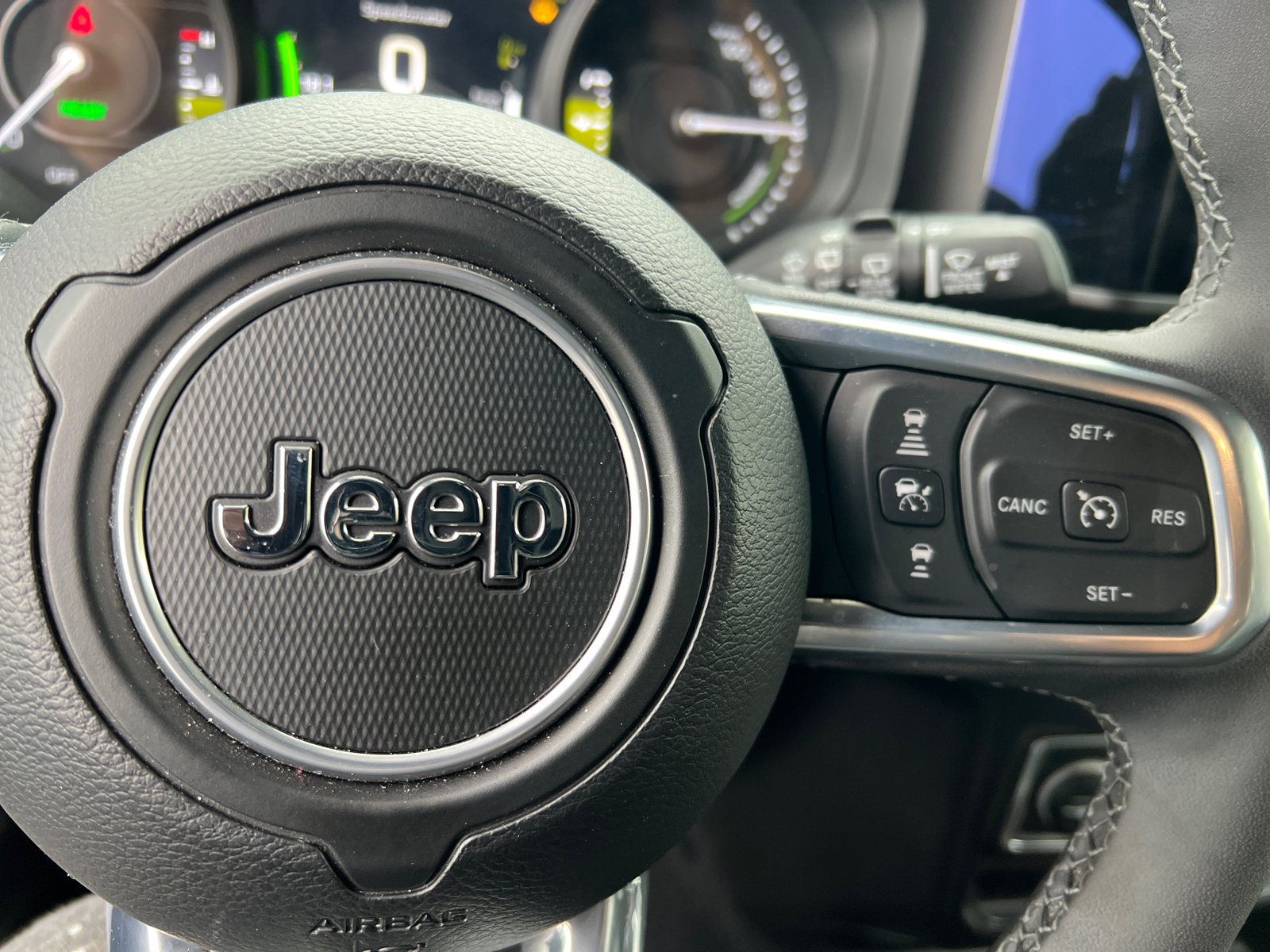 Used 2025 Jeep Wrangler Sahara w/ Safety Group image 29