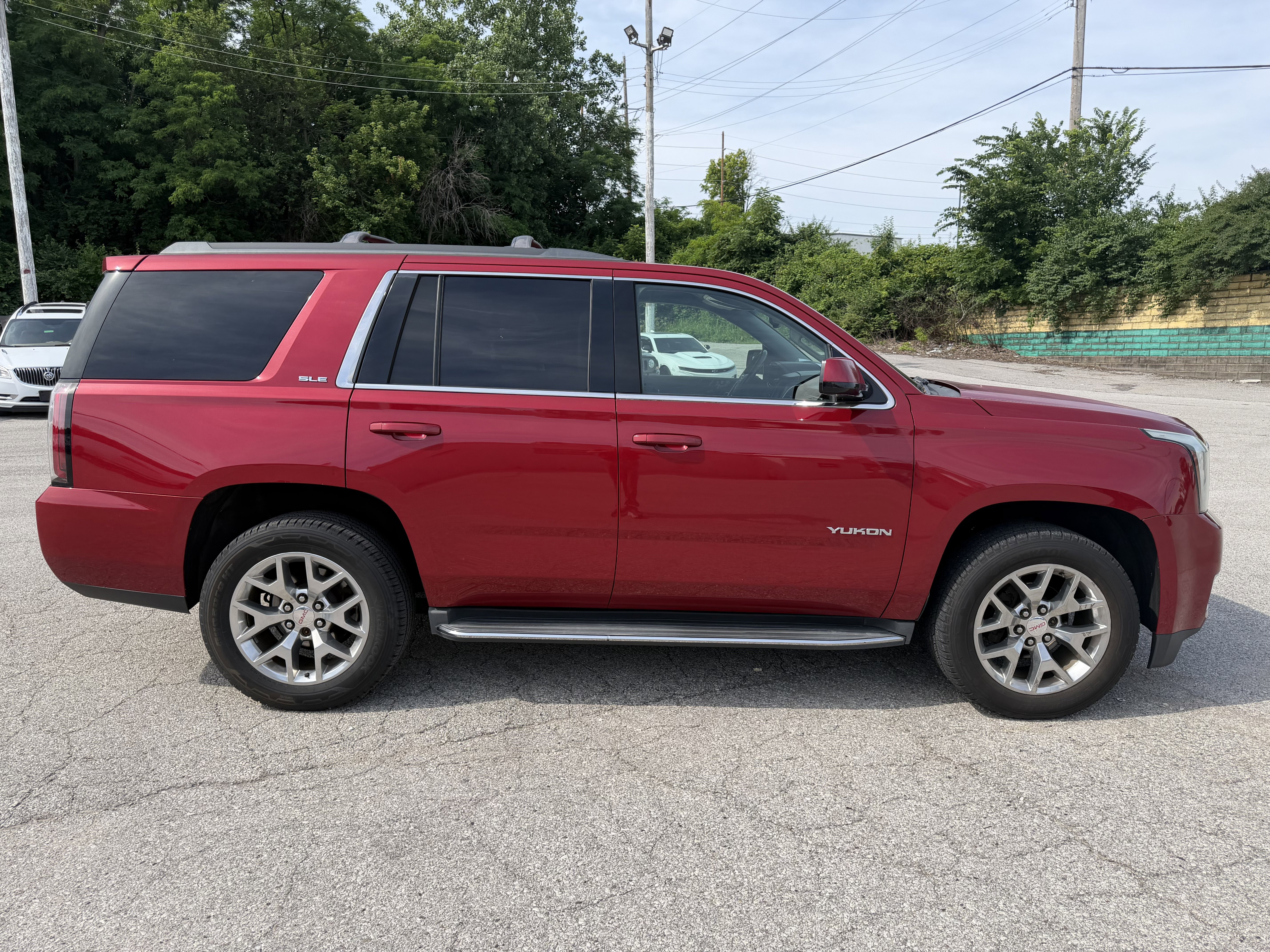 Used 2015 GMC Yukon SLE w/ Convenience Package AWD/4WD image 8