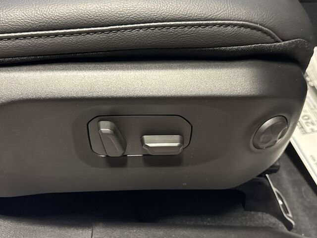 New 2024 Jeep Wrangler Sahara w/ Technology Group AWD/4WD image 24