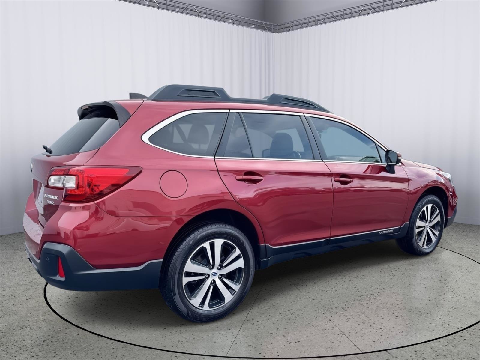 Used 2019 Subaru Outback 3.6R Limited AWD/4WD image 6