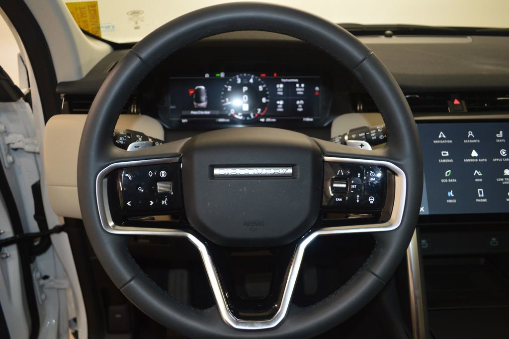 Used 2025 Land Rover Discovery Sport S image 21