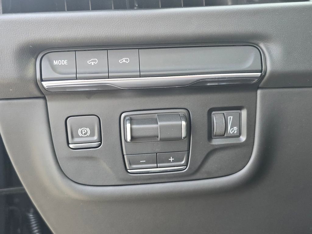 Used 2026 Cadillac Escalade Platinum Luxury image 13