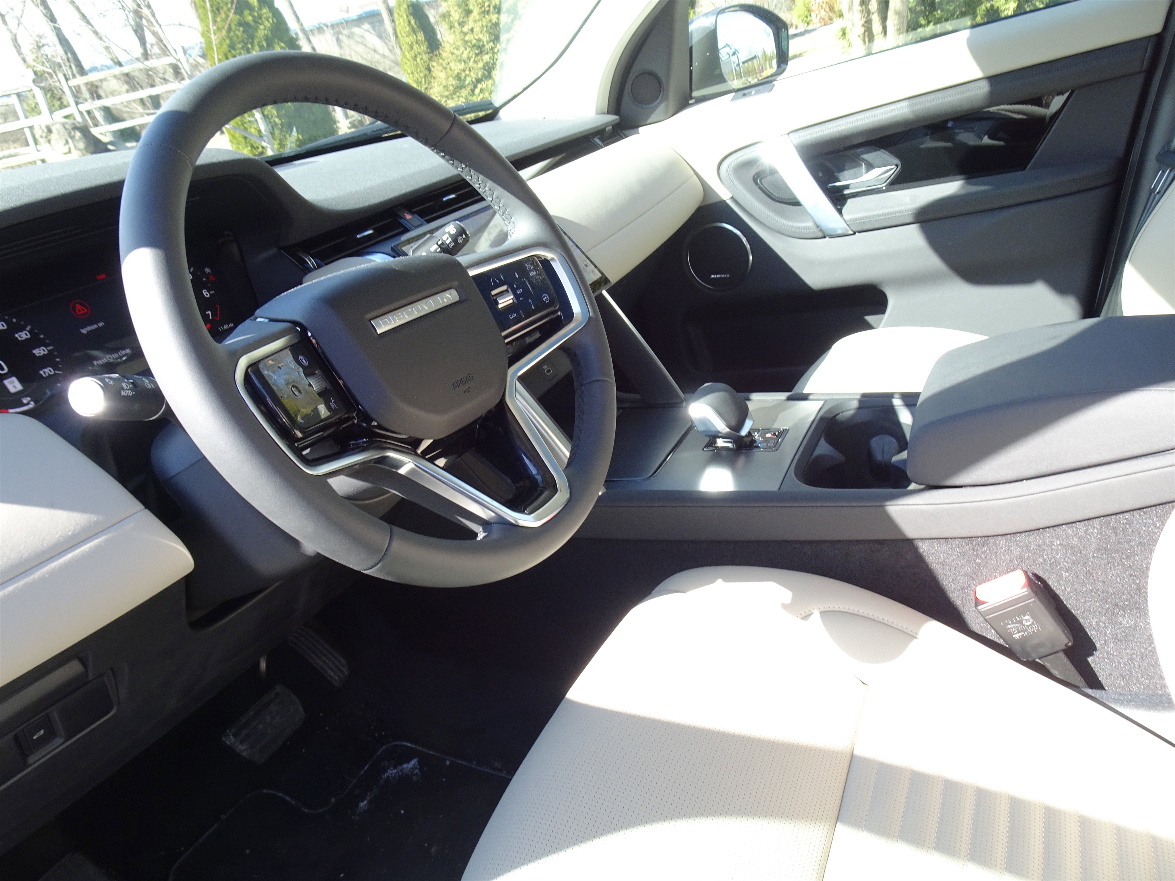 New 2025 Land Rover Discovery Sport S image 15