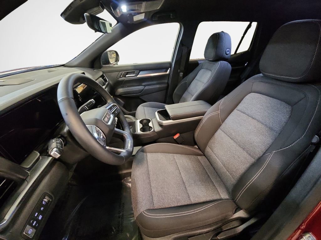Used 2025 GMC Terrain Elevation w/ Technology Package II AWD/4WD image 12