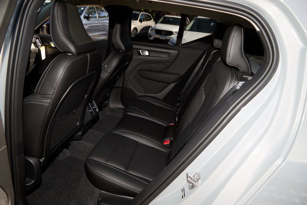 New 2026 Volvo XC40 B5 Ultra w/ Climate Package image 20