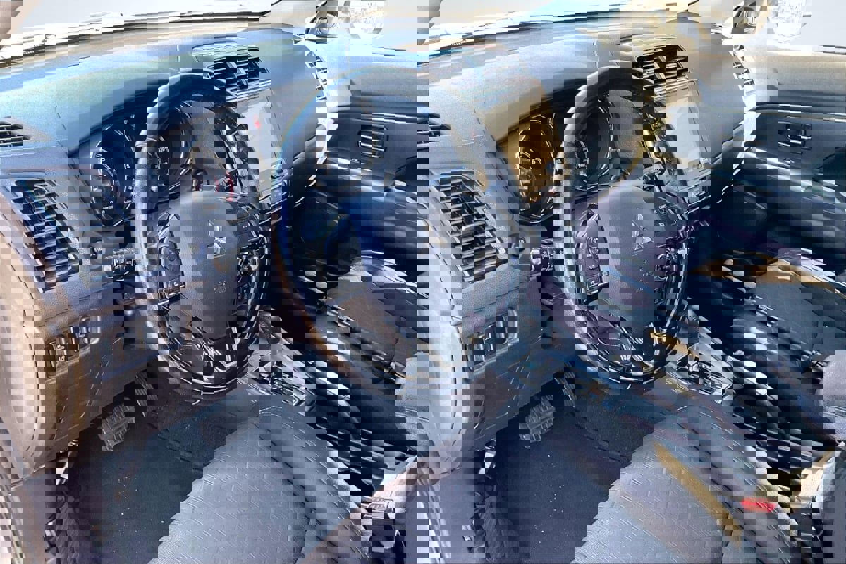 Used 2020 Mitsubishi Outlander Sport SE image 14