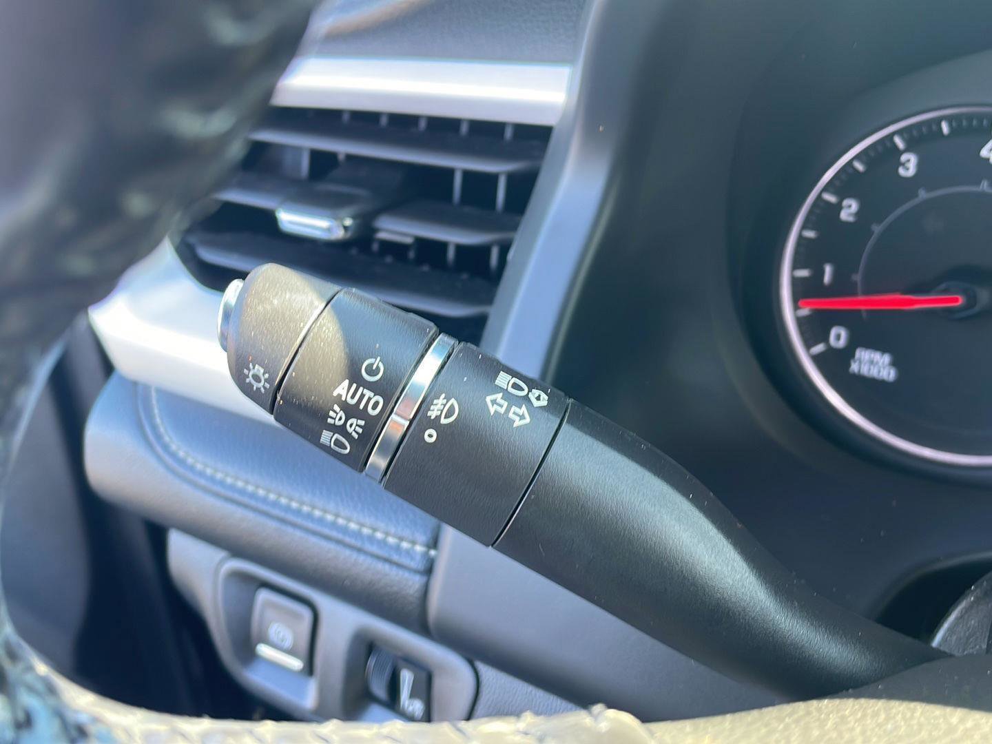 Used 2019 GMC Acadia SLT FWD image 22