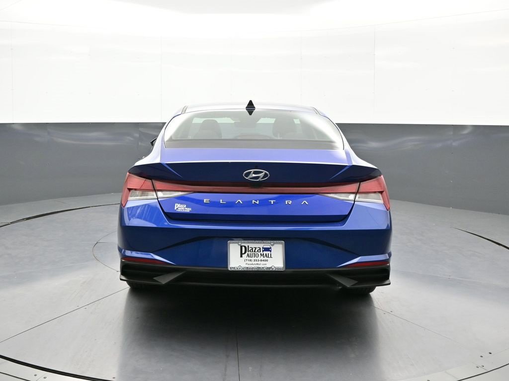 Certified 2023 Hyundai Elantra SEL image 7